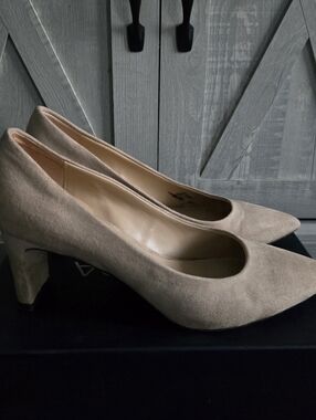 Beige Unisa Pallia Pump